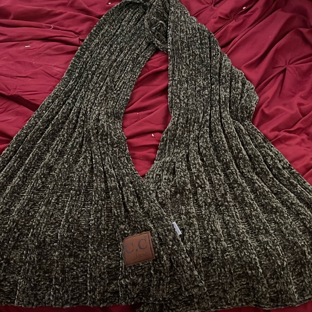 C.C Exclusives scarf